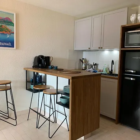 Climatise Avec Vue Panoramique Sur La Baie D'agay Apartman