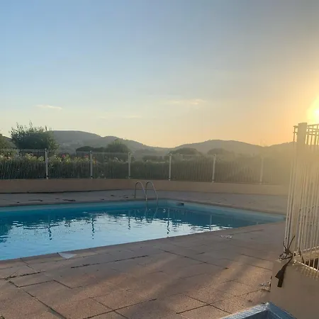 Climatisé Avec Vue Panoramique Sur La Baie D'agay Appartamento